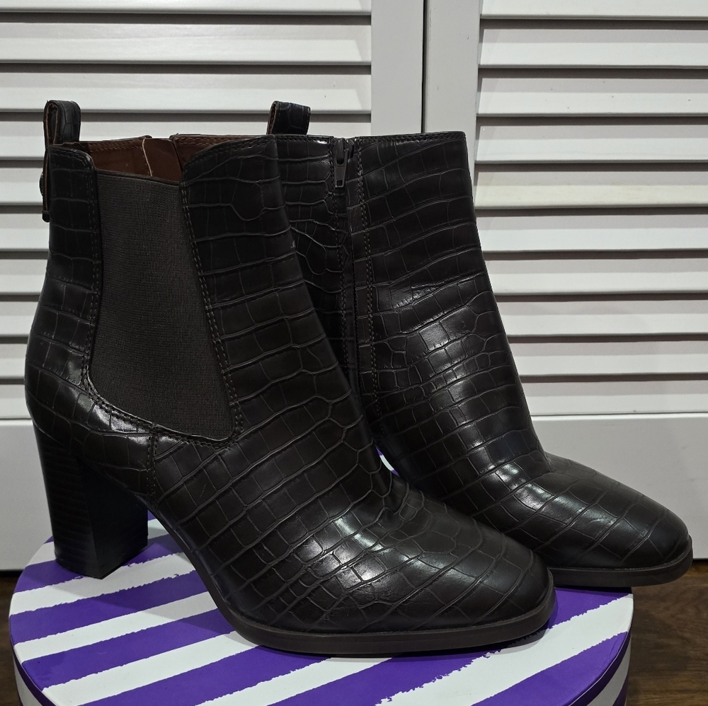 New Giani Bernini Brigittie Faux Leather Crocodile-Embossed Ankle Boots, 9 1/2 M